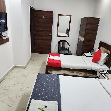 Hotel Clayton Near Igi Airport Delhi Nuova Delhi Esterno foto