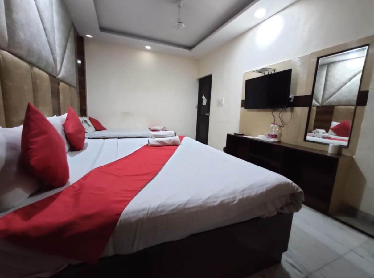 Hotel Clayton Near Igi Airport Delhi Nuova Delhi Esterno foto
