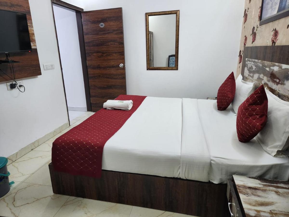 Hotel Clayton Near Igi Airport Delhi Nuova Delhi Esterno foto
