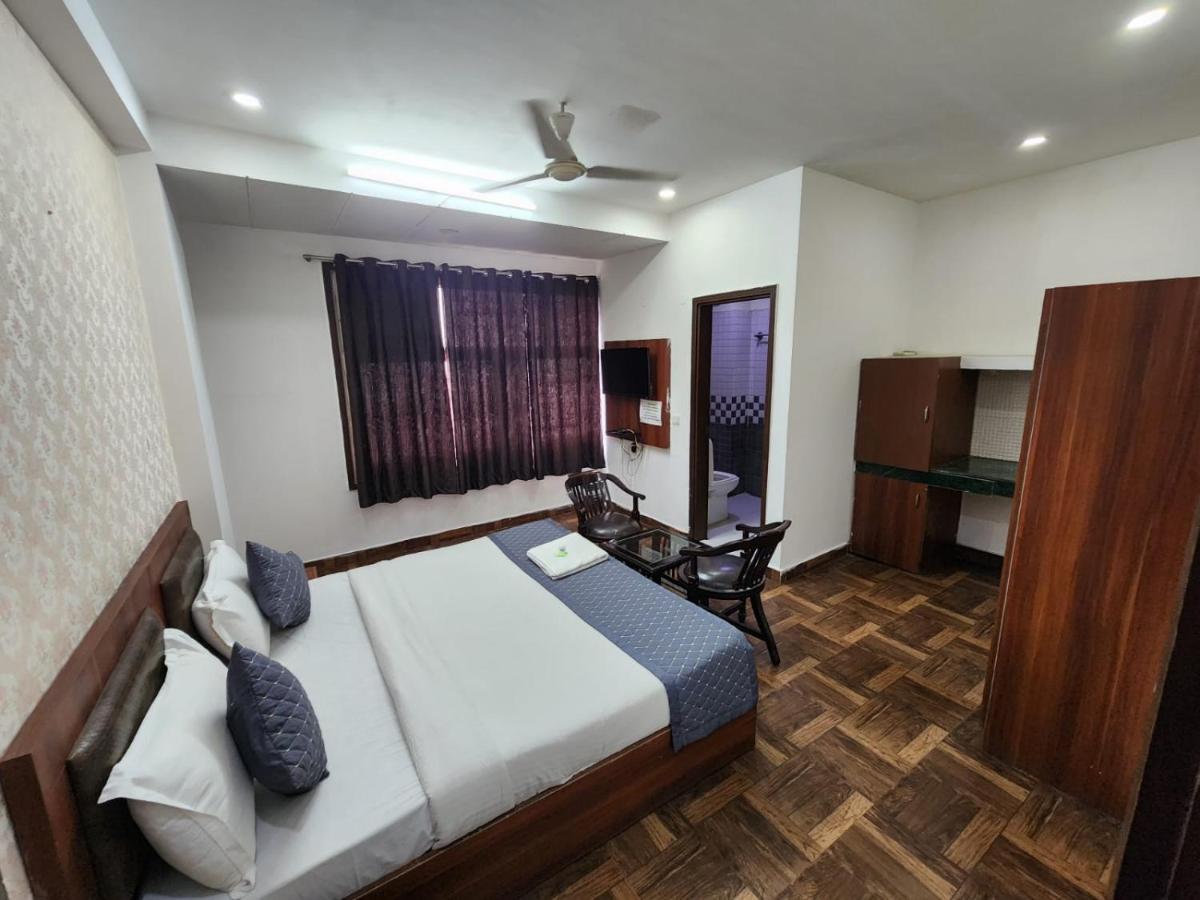 Hotel Clayton Near Igi Airport Delhi Nuova Delhi Esterno foto