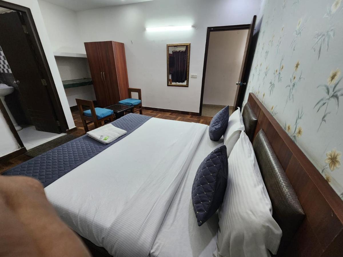 Hotel Clayton Near Igi Airport Delhi Nuova Delhi Esterno foto