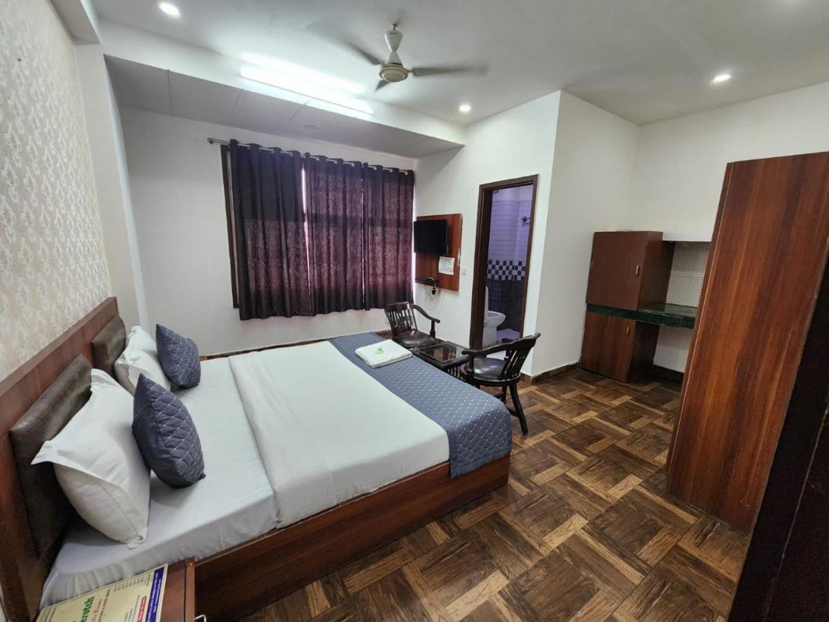 Hotel Clayton Near Igi Airport Delhi Nuova Delhi Esterno foto