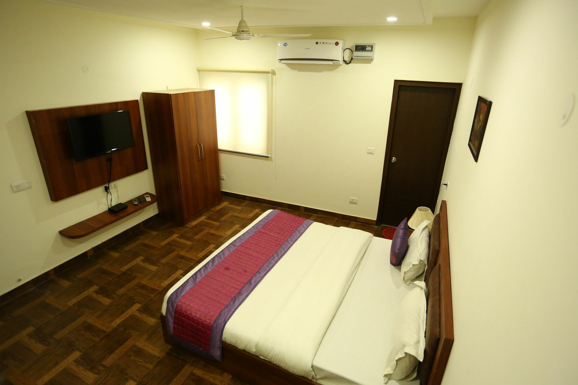 Hotel Clayton Near Igi Airport Delhi Nuova Delhi Esterno foto